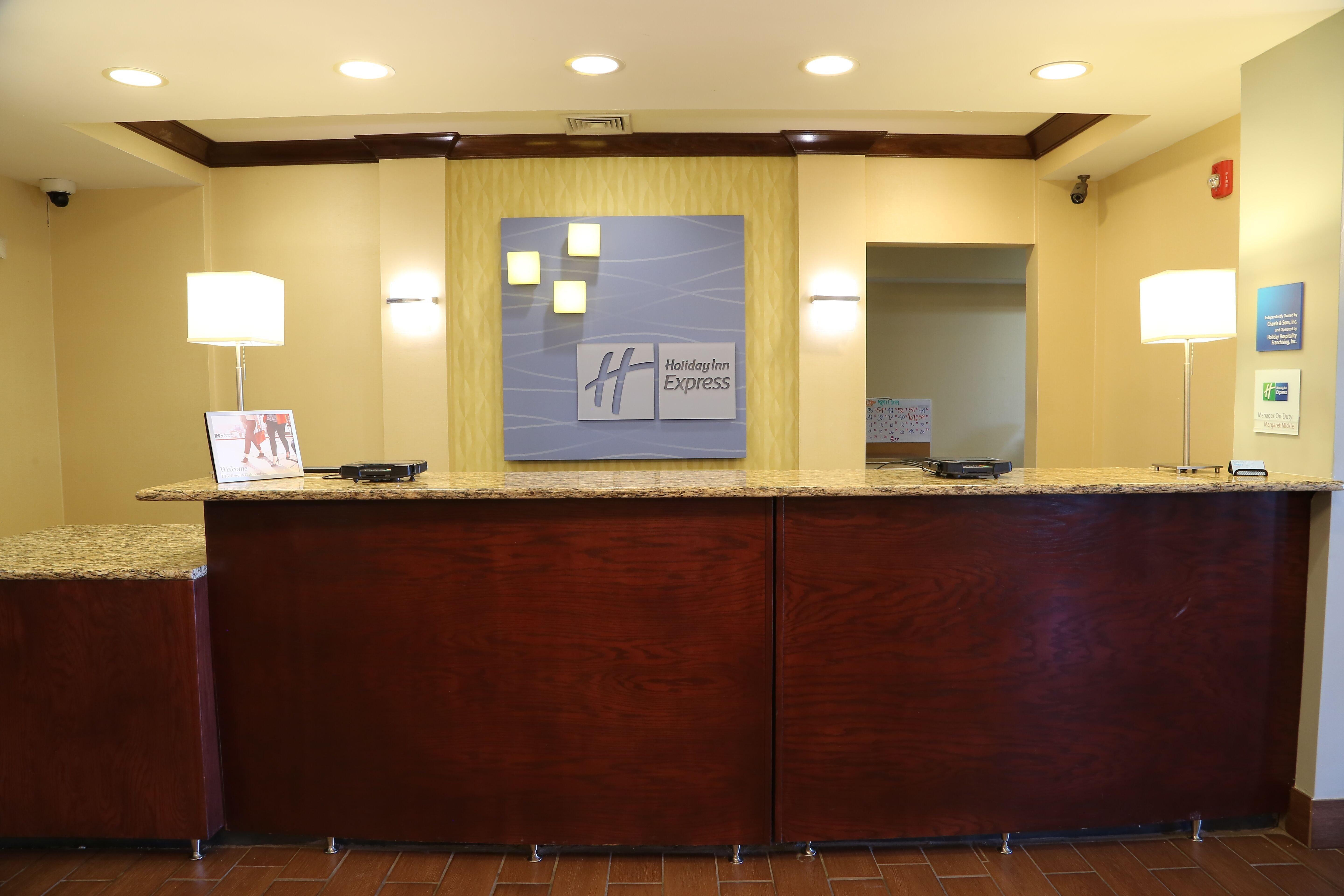Holiday Inn Express Hotel & Suites Cleveland - Ms By Ihg Екстериор снимка
